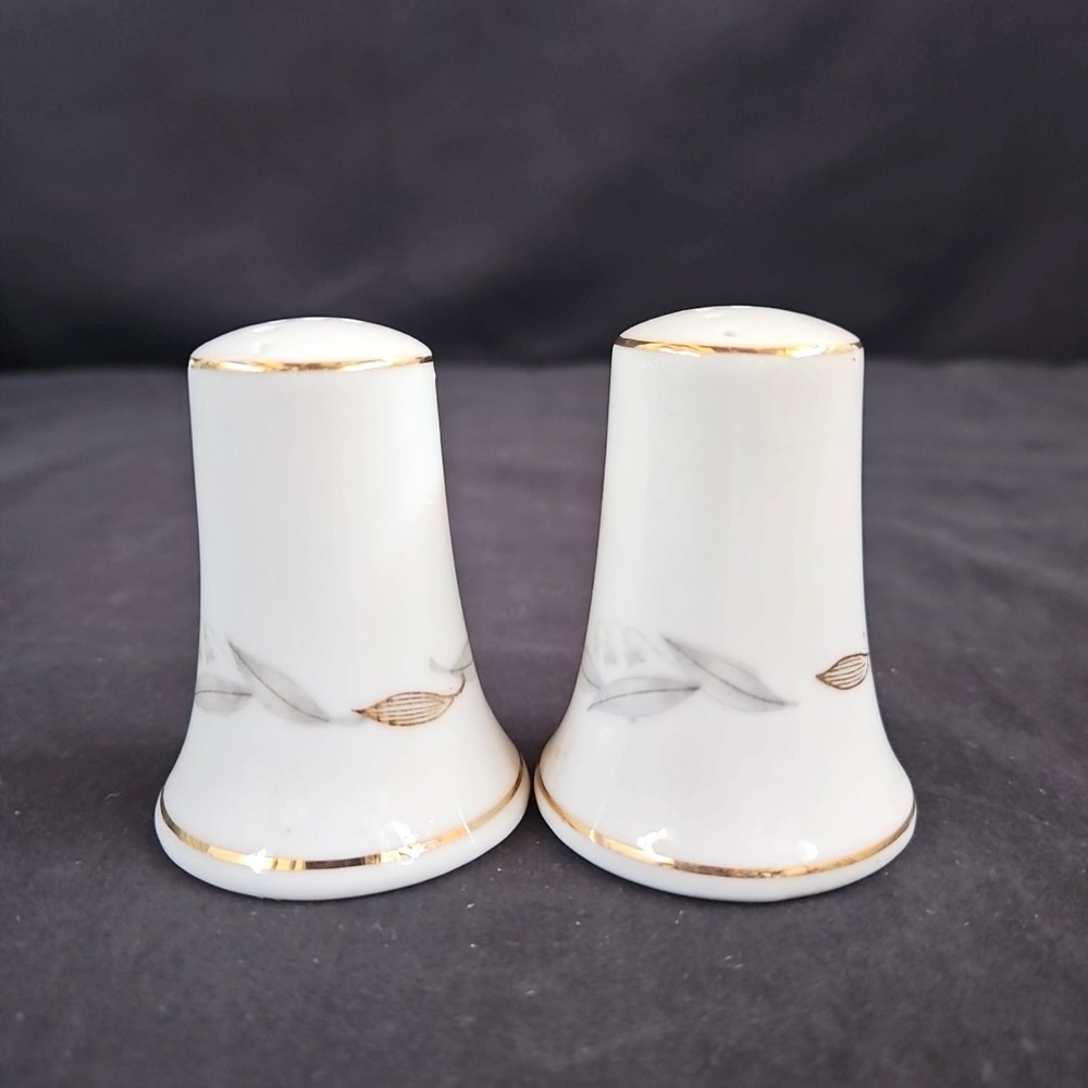 Kaysons Fine China Golden Fantasy Pepper Shakers Set of 2 Made in Japan